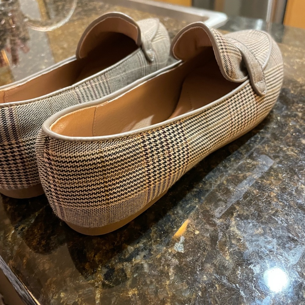 Plaid loafers - NEW NEVER WORN!! - Picture 2 of 8